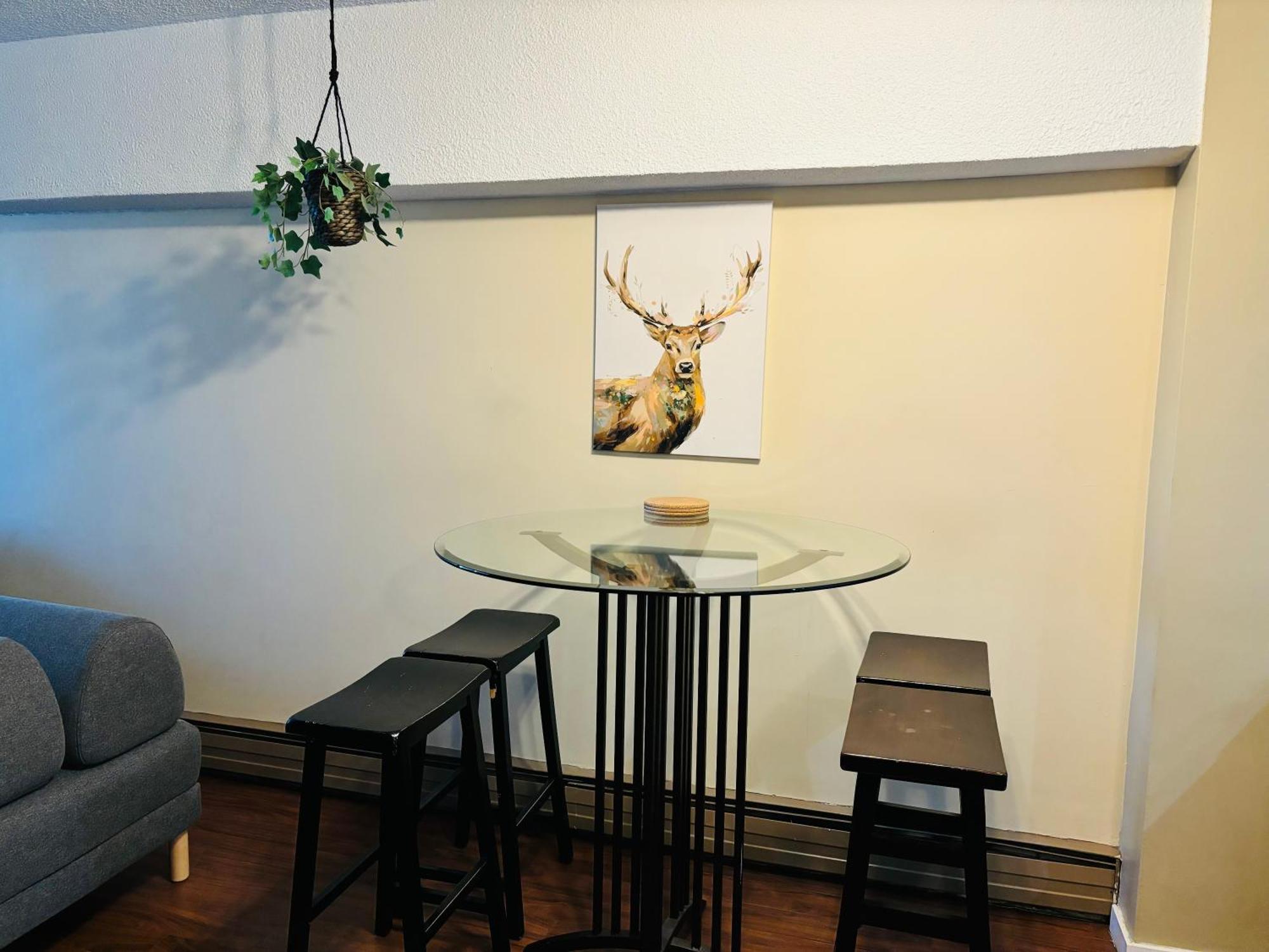 5th Floor Cozy 1 Bedroom With Parking Appartement Calgary