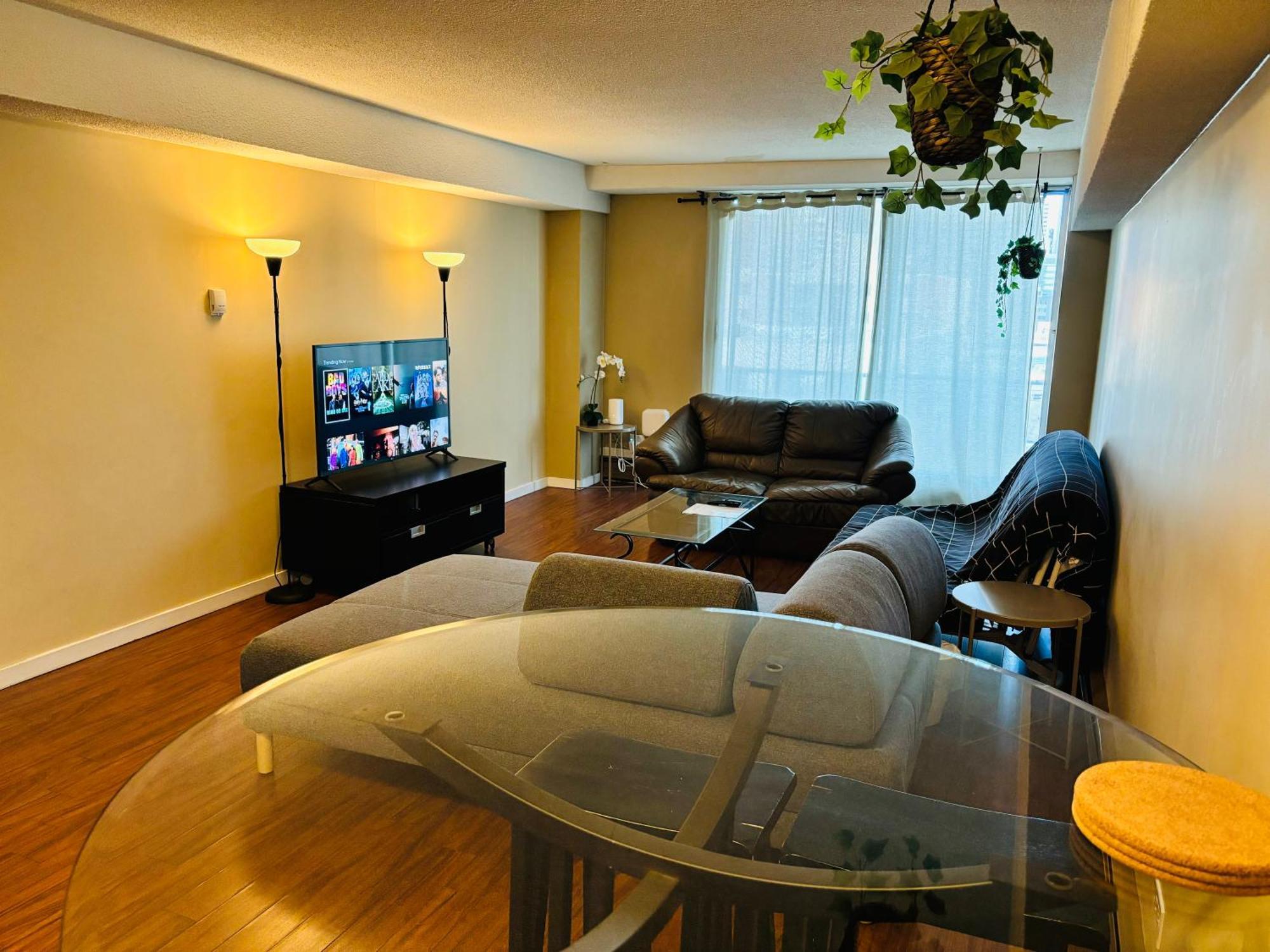 5th Floor Cozy 1 Bedroom With Parking Appartement Calgary