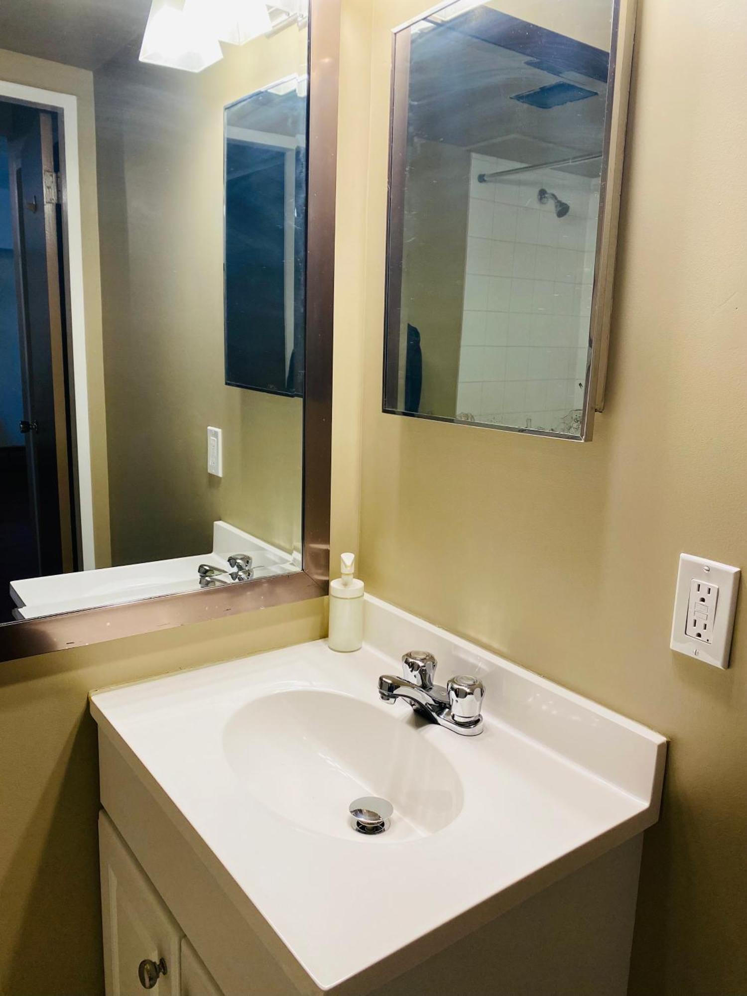 5th Floor Cozy 1 Bedroom With Parking