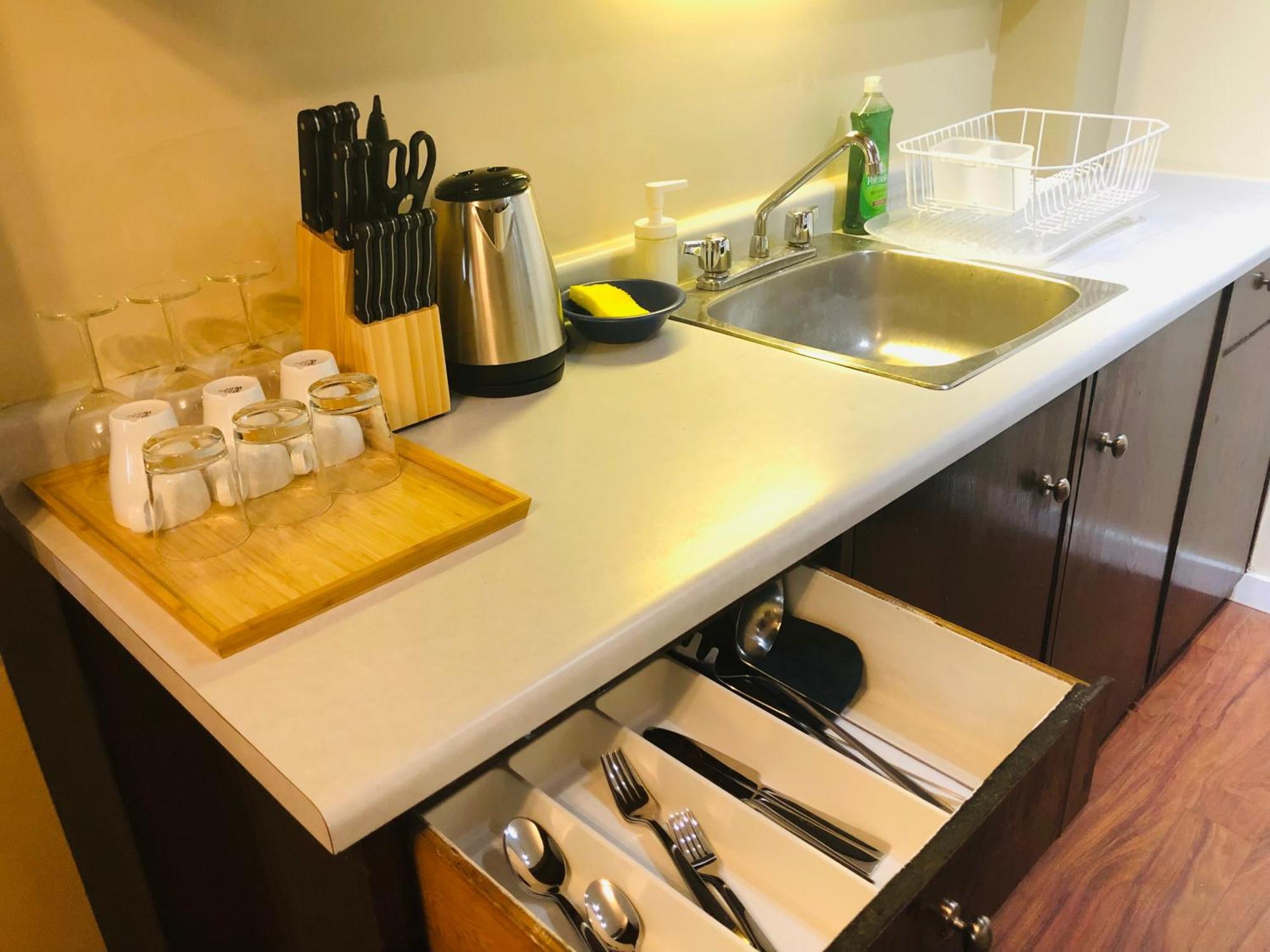 Apartment 5th Floor Cozy 1 Bedroom With Parking *